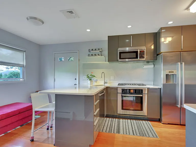 38 Ash St — Photo 9