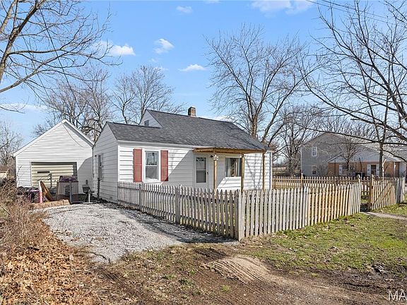 3rd image of 4904 2nd St