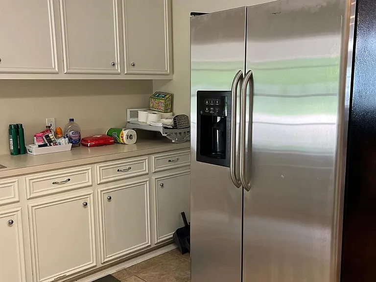 8402 Matthews Ln — Photo 27
