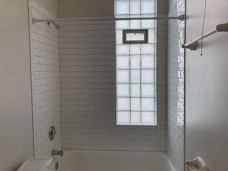 1734 N Arlington Pl — Photo 9