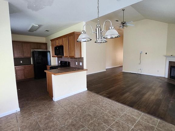 4th image of 10376 English Manor Dr