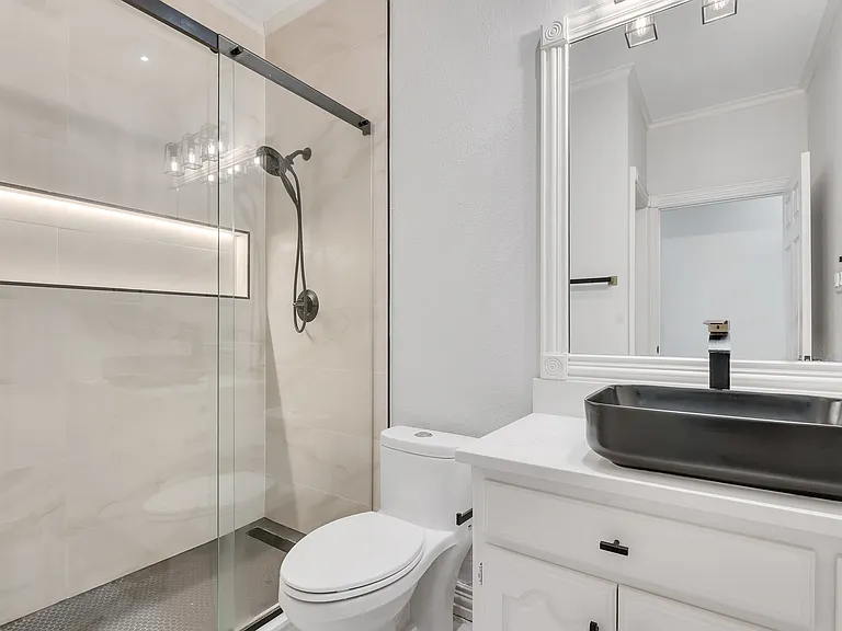 360 Highland Oaks Cir — Photo 32