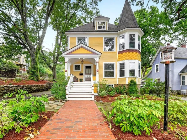 20 Botolph St, Melrose, MA 02176