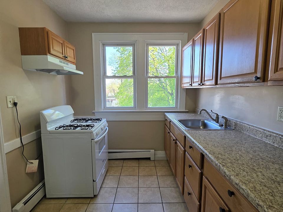 1st image of 292 Elm St #B6