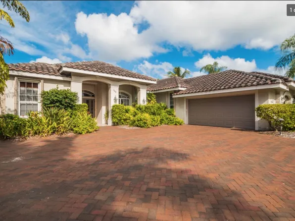 299 1st Ave S, Naples, FL 34102