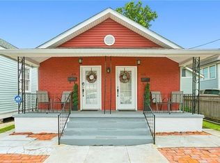 421 Derbigny St, Gretna, LA 70053
