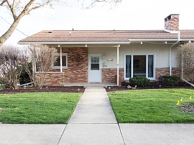 2211 Benjamin Ln Bloomington IL | Zillow