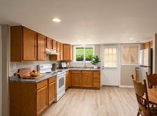 241 Fairwood Rd APT A, Bethany, CT 06524