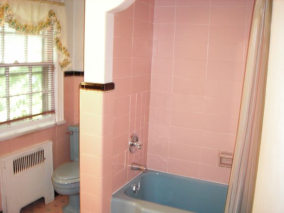 5th image of 35-37 Essex St