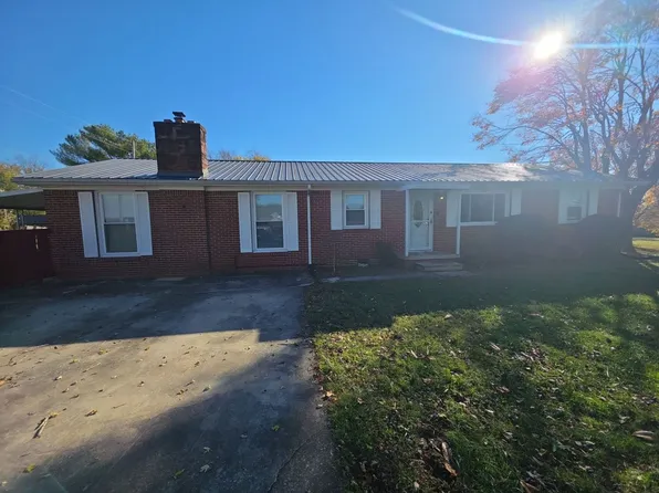 1431 Clemmons Rd, Cookeville, TN 38501
