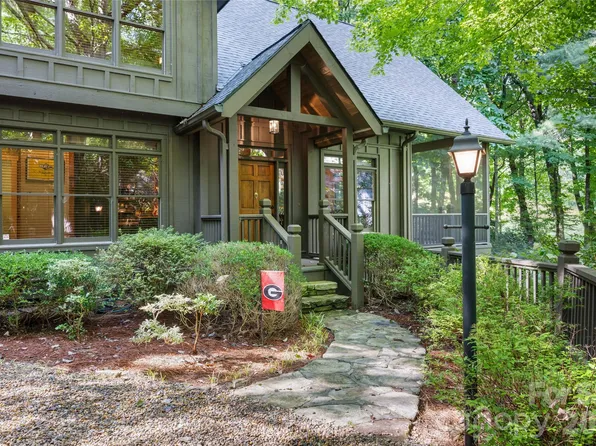 575 Seminole Way, Lake Toxaway, NC 28747