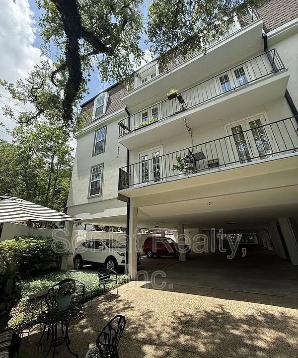3625 Saint Charles Ave #3A