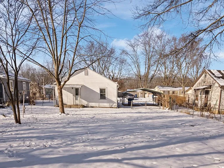 3241 S Harvey St — Photo 23