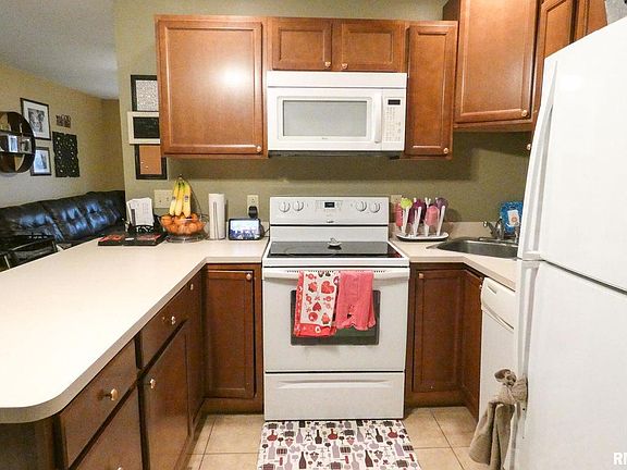 5th image of 2207 W Winnebago Dr
