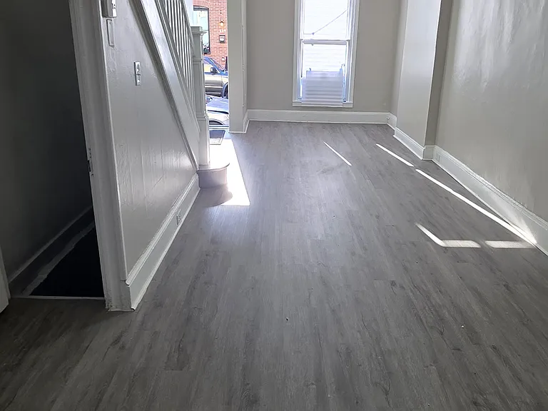 144 N Streeper St — Photo 3
