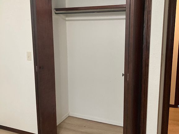 5th image of 122 Palm St