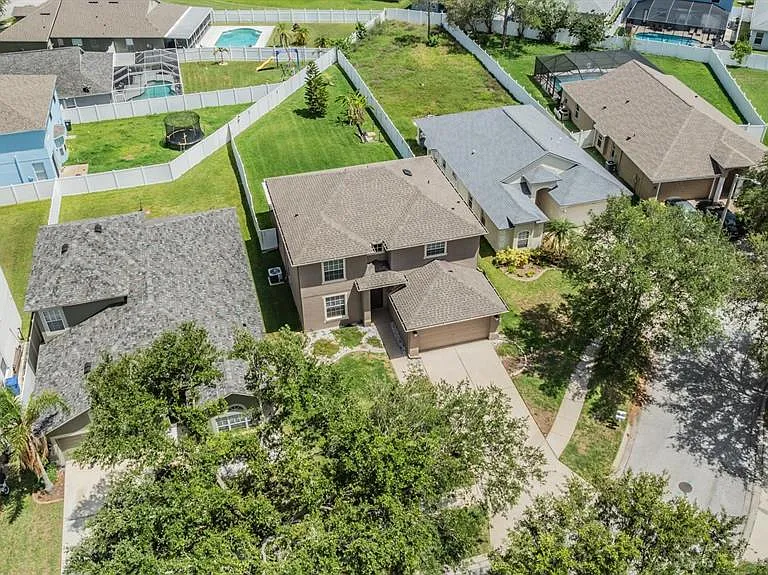 8219 Canterbury Lake Blvd — Photo 34