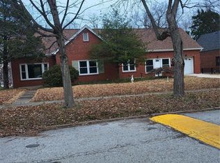 3028 Hatherly Dr, Saint Louis, MO 63121