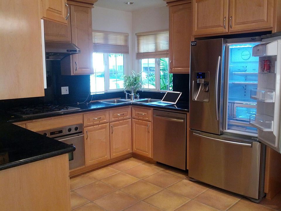 1st image of 3043 Alexander Ave