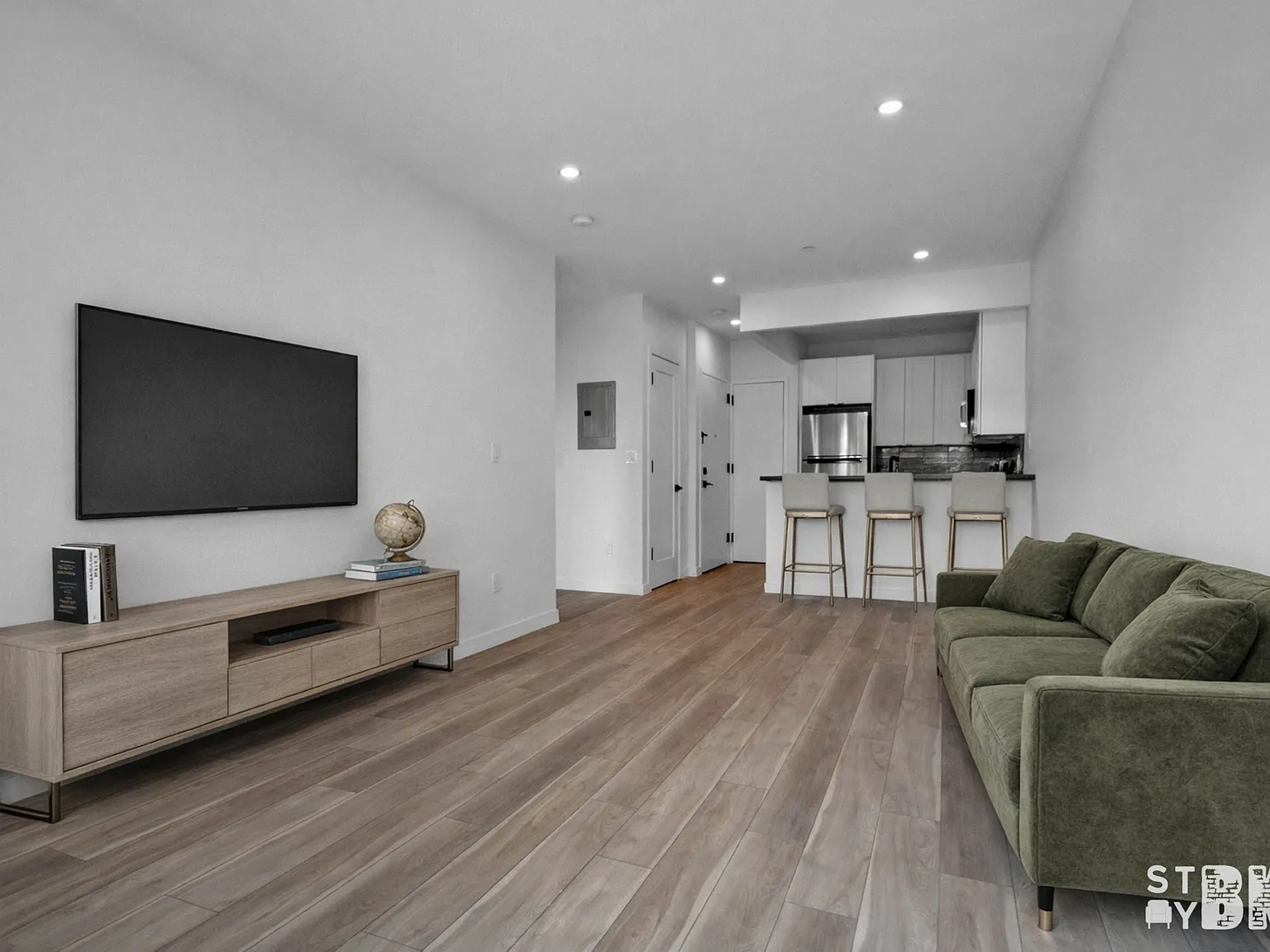 194 Buffalo Avenue — Photo 1