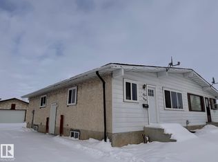 2910 132a Ave NW, Edmonton, AB T5A2Z3