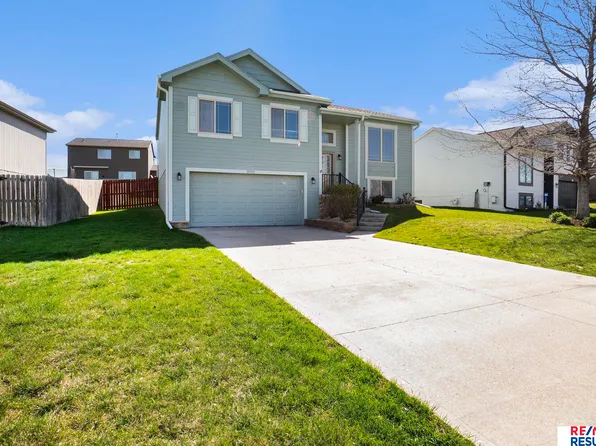 13713 S 44th St, Bellevue, NE 68123