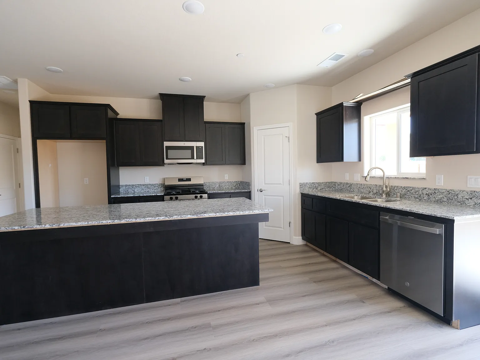 Kaweah - Lot 8 - 1 — Photo 2