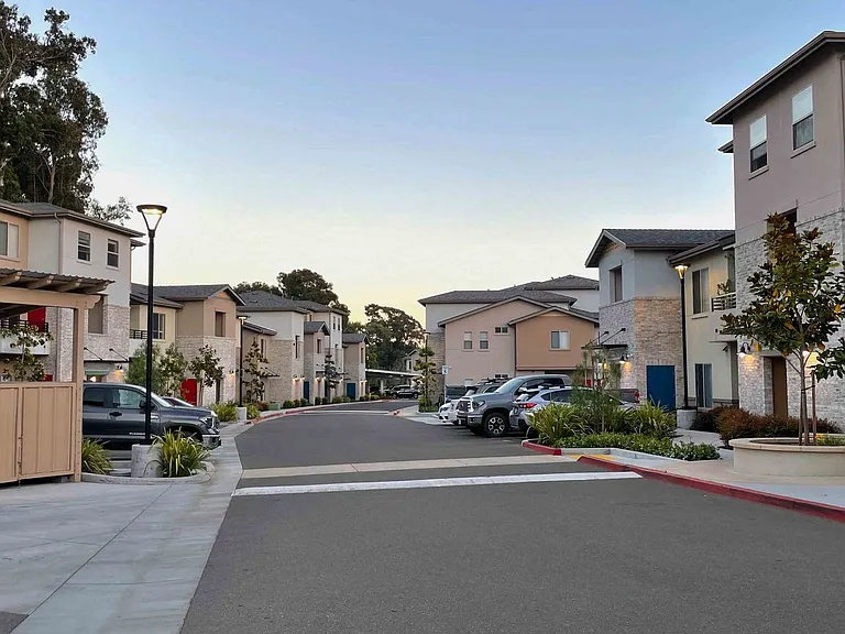 Twin Creeks Apartments — Photo 19