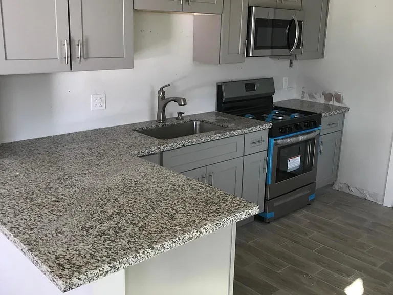 1154 E Tempe Dr — Photo 2