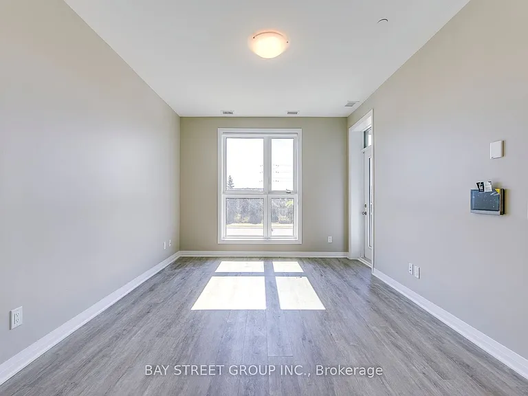 95 Dundas St W #107 — Photo 17