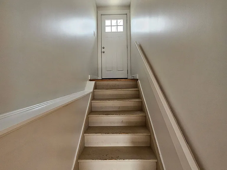 220 Erie St — Photo 7
