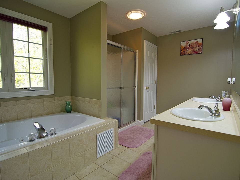 1st image of 284 S Quinsigamond Ave