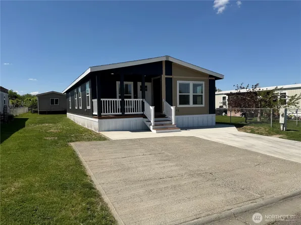 205 Pleasant Avenue #44, Grandview, WA 98930
