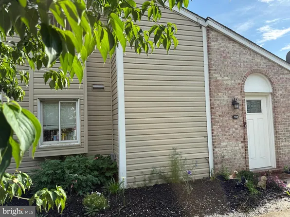 1538 Kensington Dr, Hagerstown, MD 21742