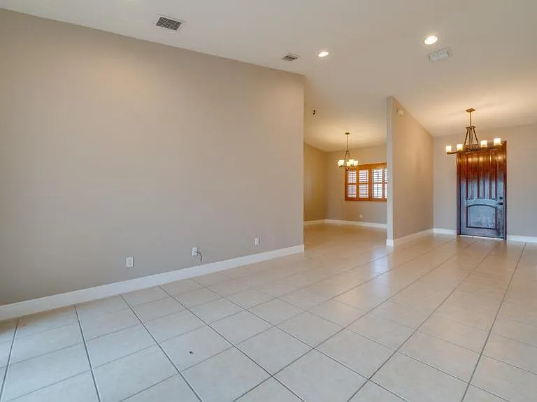 4539 SW 6th Pl — Photo 14