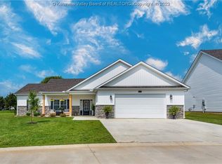 169 Steve Cir, Hurricane, WV 25526