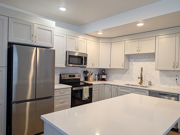 4th image of 5227 W Reventon Dr #103