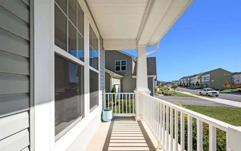 4 bed, 3775 sqft, $3,600 — Photo 2