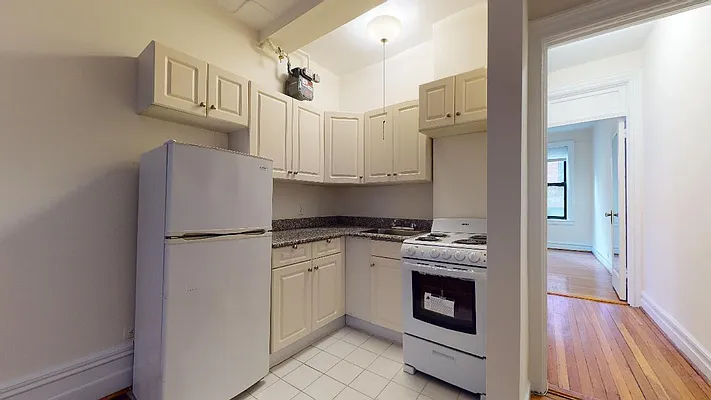 Rented by Bond New York | media 10