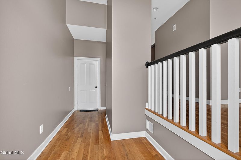 3rd image of 4 Bryn Mawr Court