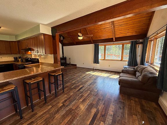 4th image of 906 Borda St