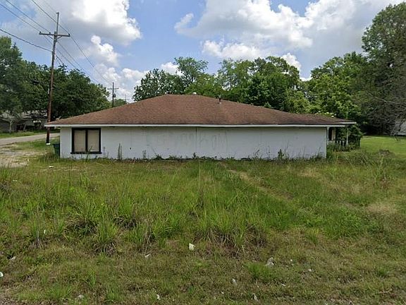 4th image of 802 Avenue J