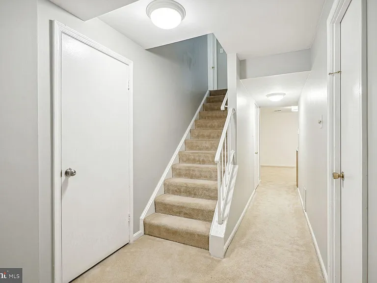 9909 Hemlock Woods Ln — Photo 28
