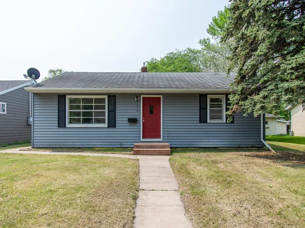 1614 2nd St N, Fargo, ND 58102