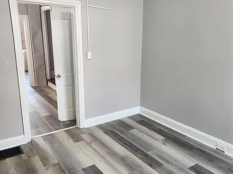 625 George St — Photo 3