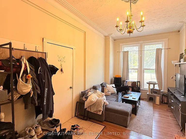 149 Gerrard St E #1 — Photo 8