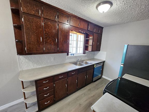 5th image of 419 Lake Ave