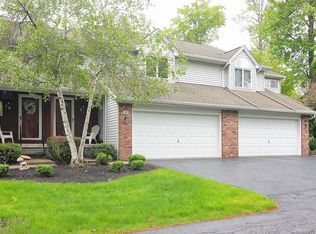 81 Westwood Rd, Lancaster, NY 14086