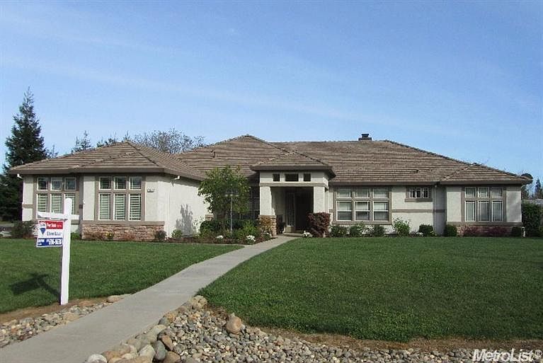 1st image of 7981 Prairie Field Dr