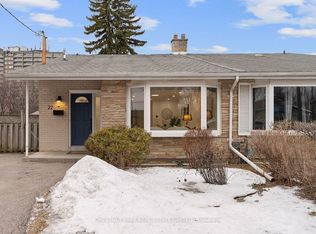 22 Marbury Cres, Toronto, ON M3A 2G2